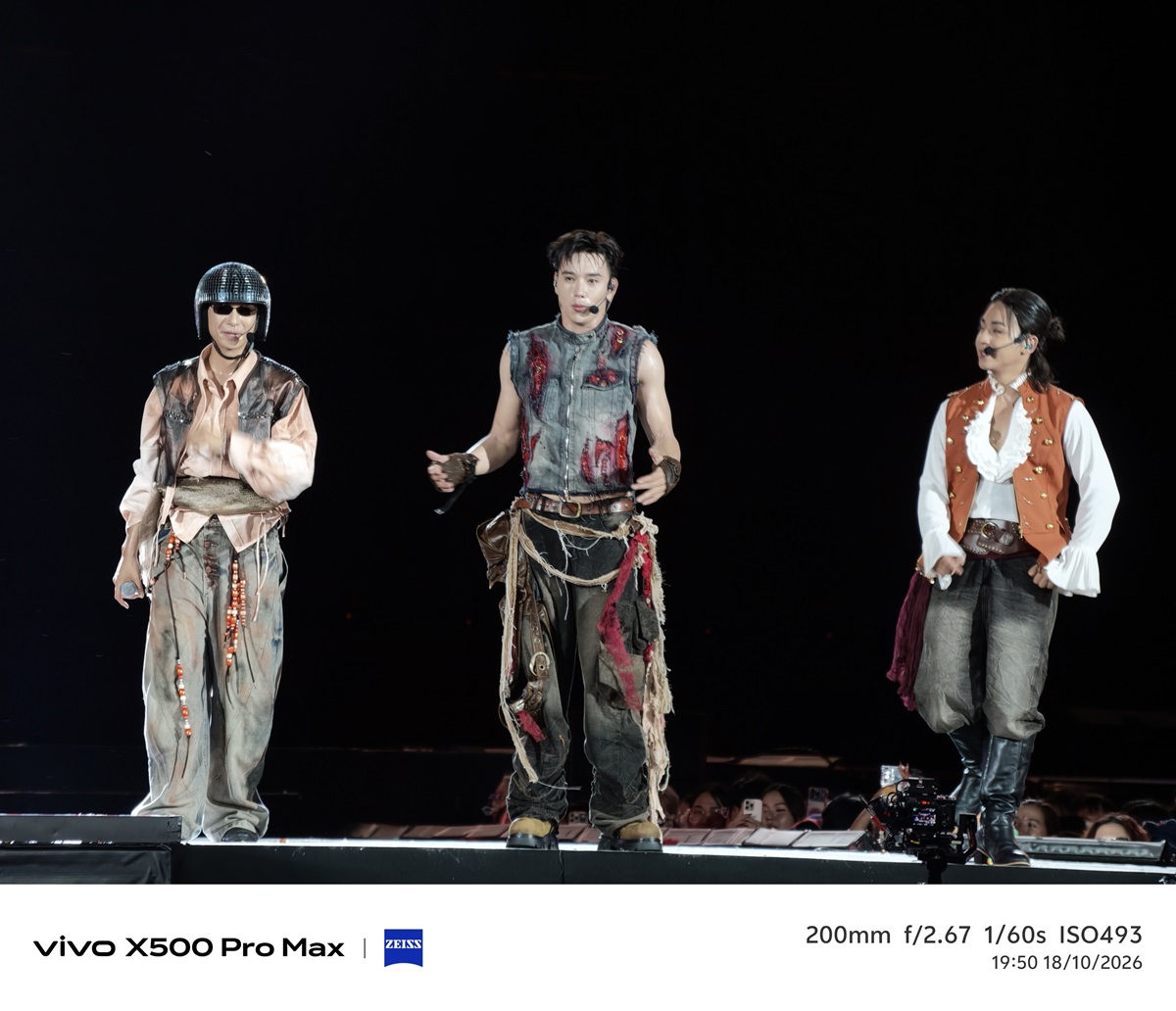 vivo X500 Series - một chiếc concert phone bắt trọn Anh Trai Vượt Ngàn Chông Gai 2026 4 vivo X500 Series - một chiếc concert phone bắt trọn Anh Trai Vượt Ngàn Chông Gai 2026 - Copy of IMG 20261018 195048