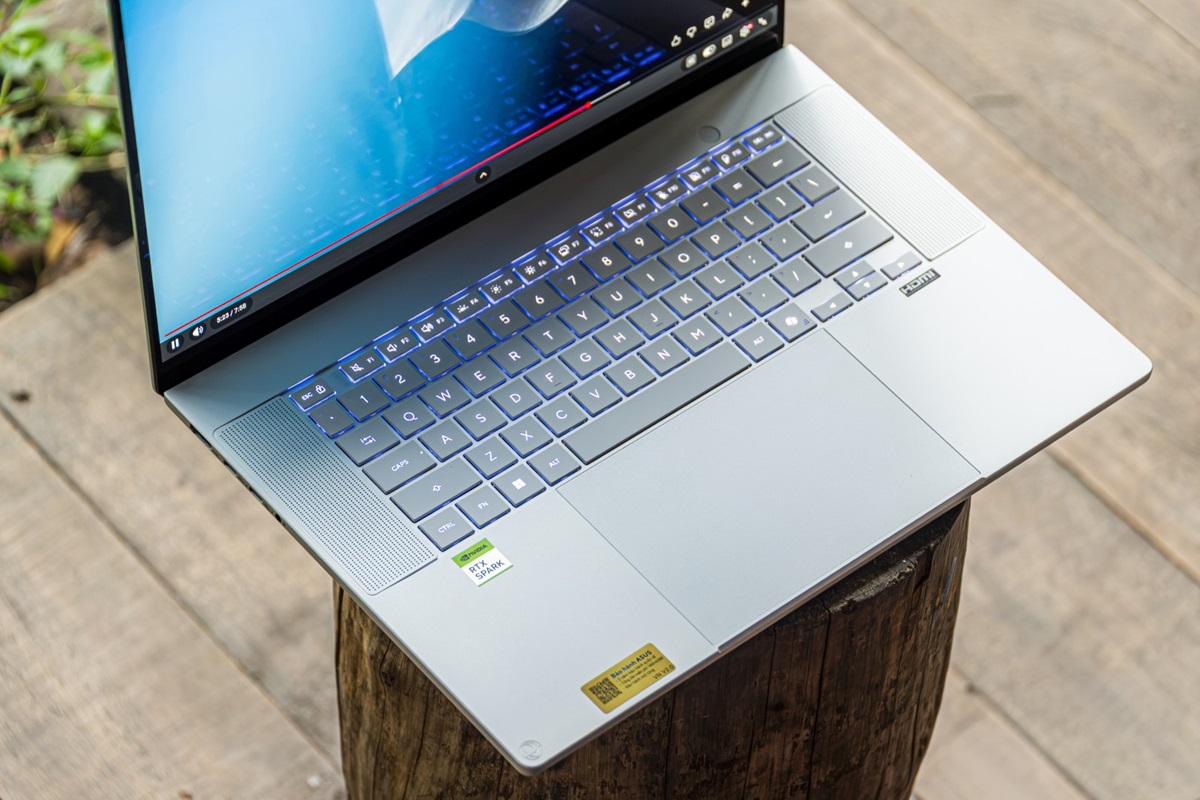 ASUS mở bán laptop đồ họa ProArt P16 với RTX Spark chuyên cho Agentic AI tại Việt Nam 6 ASUS mở bán laptop đồ họa ProArt P16 với RTX Spark chuyên cho Agentic AI tại Việt Nam - DSC6418