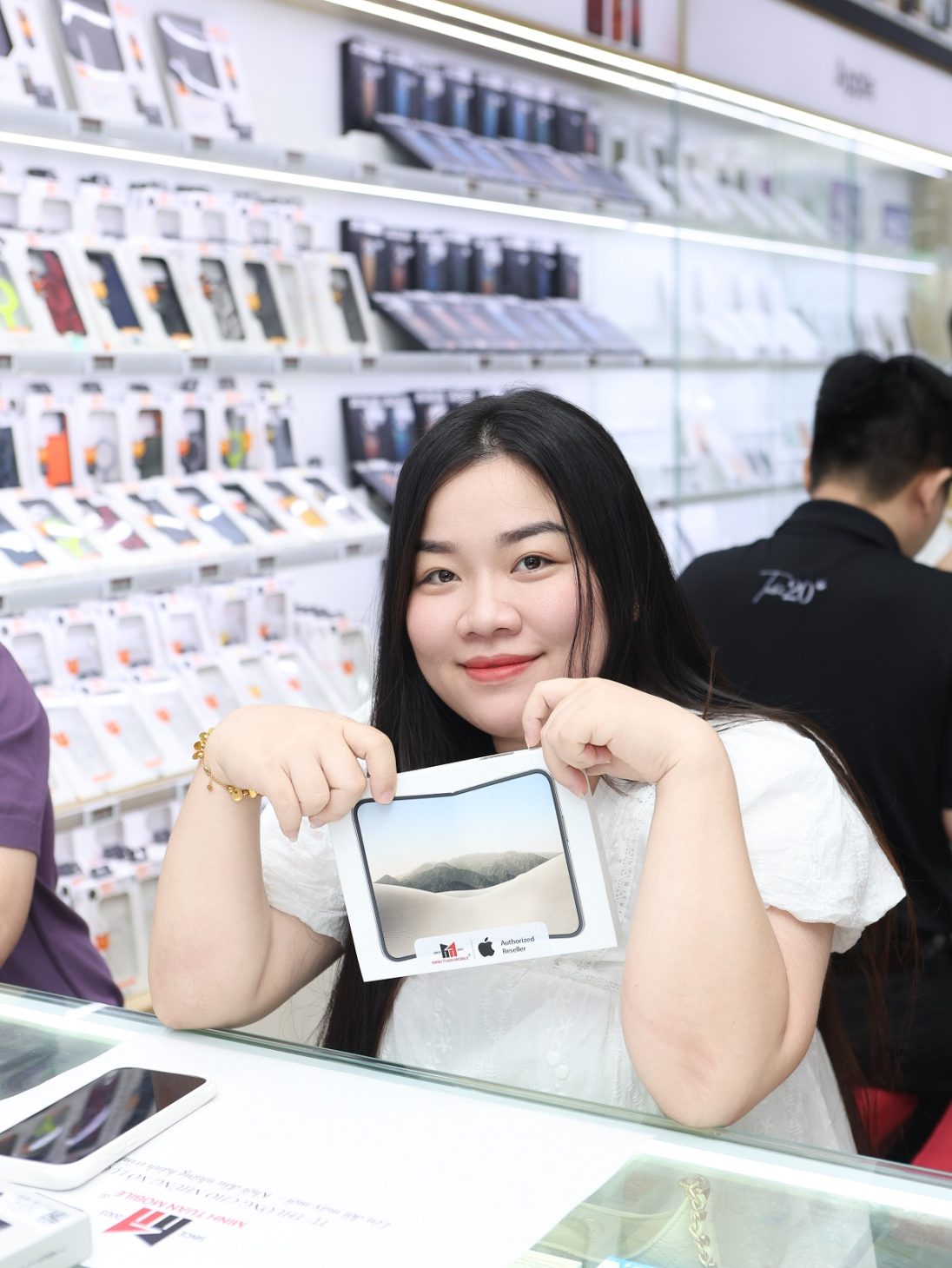 Minh Tuấn Mobile đã mở bán iPhone Duo:“Hẹn sao. Giao vậy. Không điều kiện” - DUY 5245