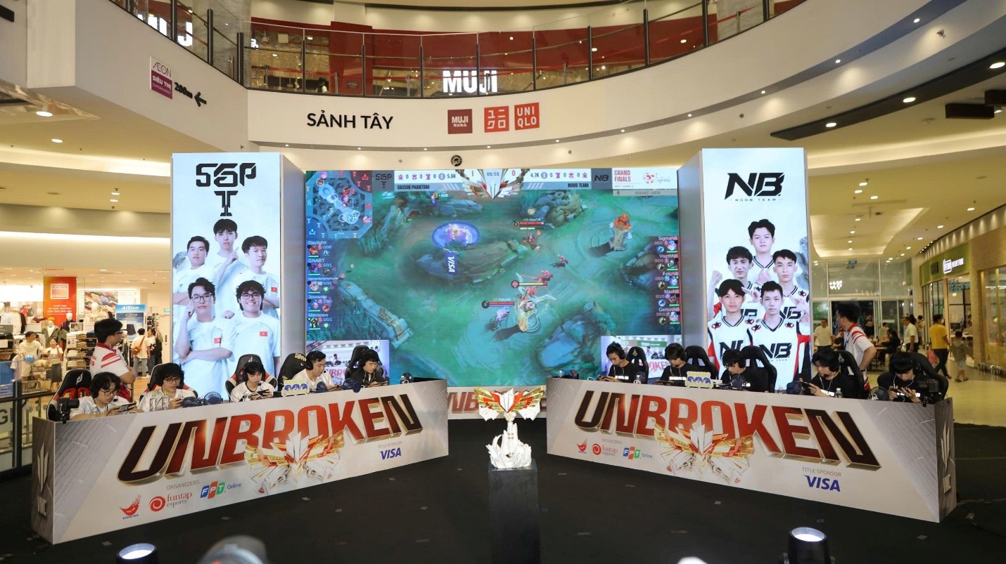Giải đấu Mobile Legends: Bang Bang được Visa đưa đến Việt Nam, kết nối đam mê game với trải nghiệm thanh toán - Hai doi thi dau truoc su chung kien cua khan gia tai su kien Visa VMC Fall 2026