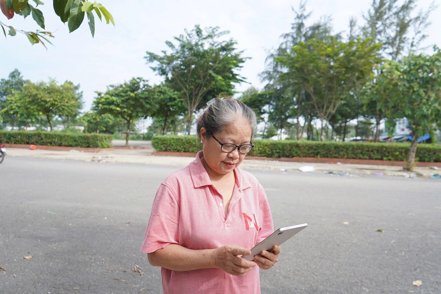 Zalo có hơn 82,6 triệu người dùng thường xuyên hàng tháng 2 Zalo có hơn 82,6 triệu người dùng thường xuyên hàng tháng - Tinh nang Phu de cuoc goi video ho tro ba Thanh moi ngay trong viec lien lac voi nguoi than